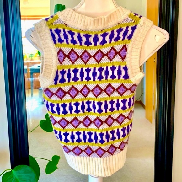 SFIZIO Sweater Vest - Picture 2 of 4